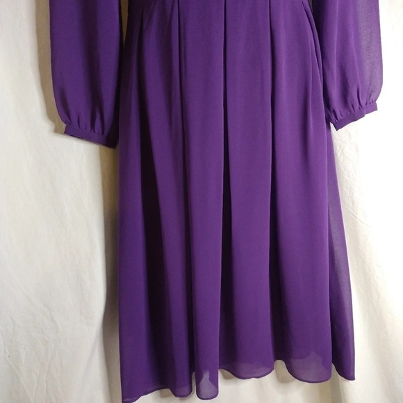 Beautiful Purple Silk Dress💜 - Picture 4 of 11